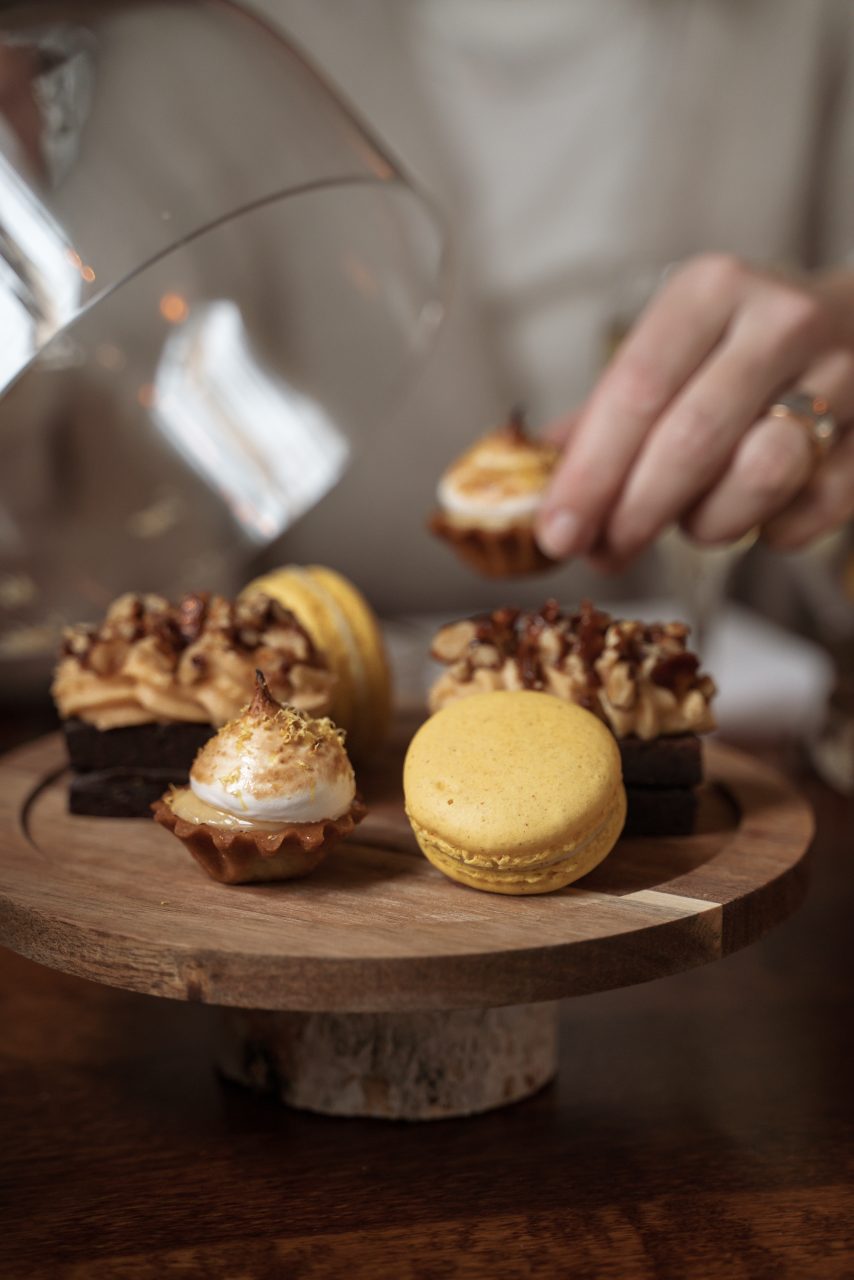Restaurang Heaven på The Lodge – Afternoon Tea framför brasan