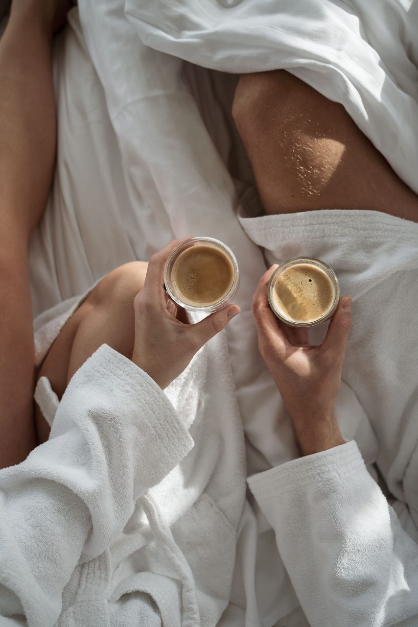 Två espresso i badrock på Honulele Spa